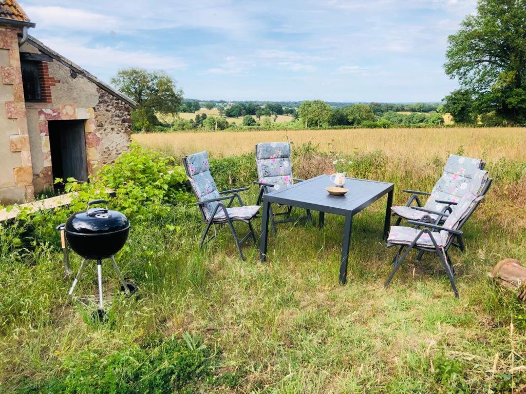 Villa Le Tarde - Crecerelle à Saint-Désiré Extérieur photo